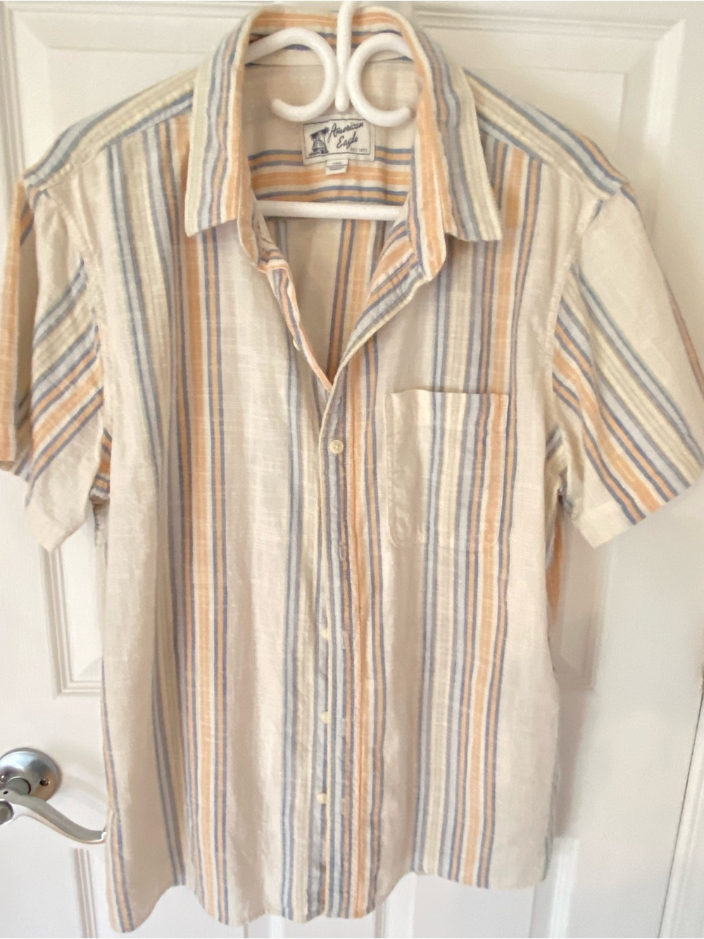 American Eagle men’s short-sleeve button-up shirt